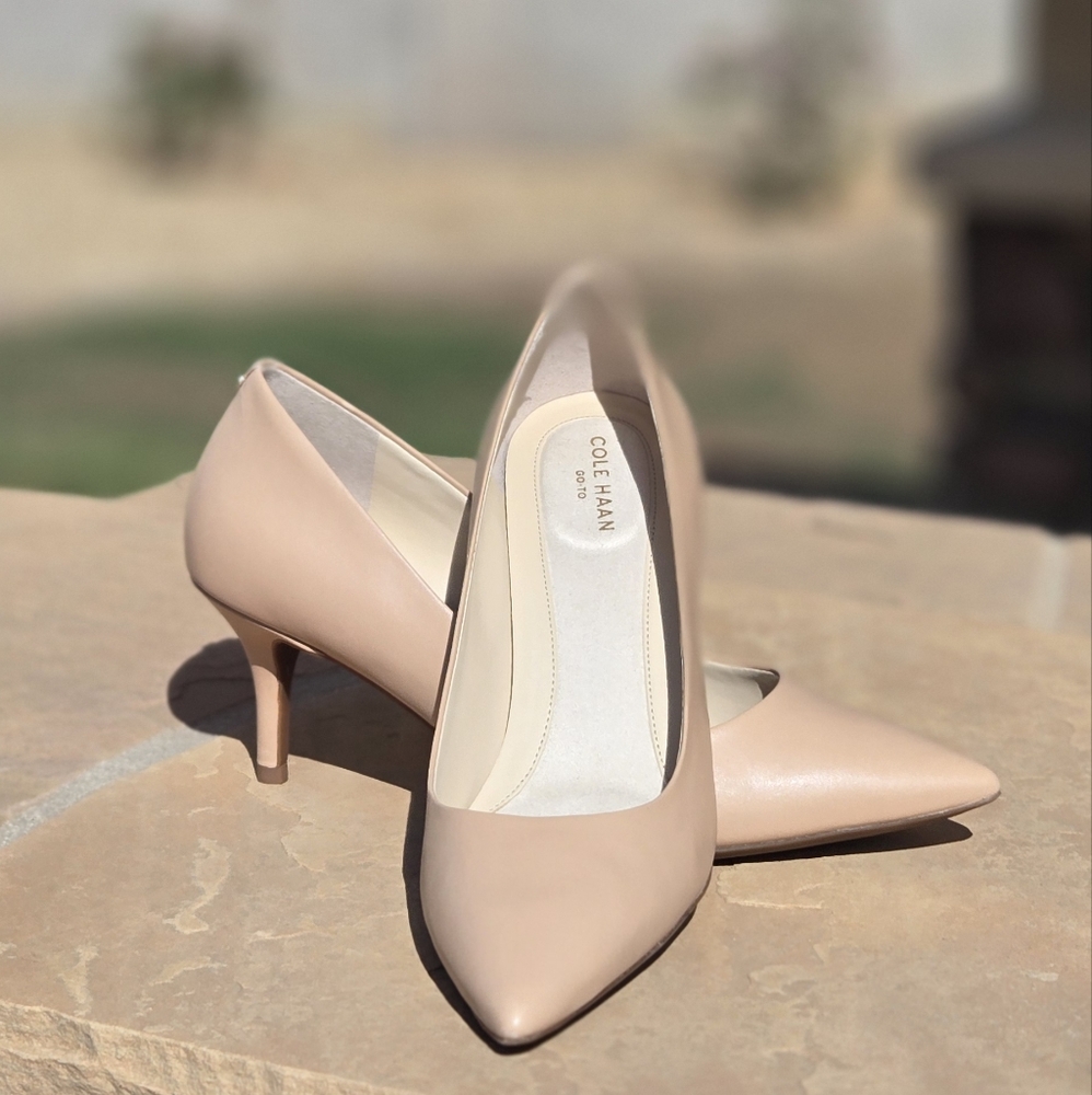 NWOT Cole Haan Women's Beige Heels Pumps  Sz 9